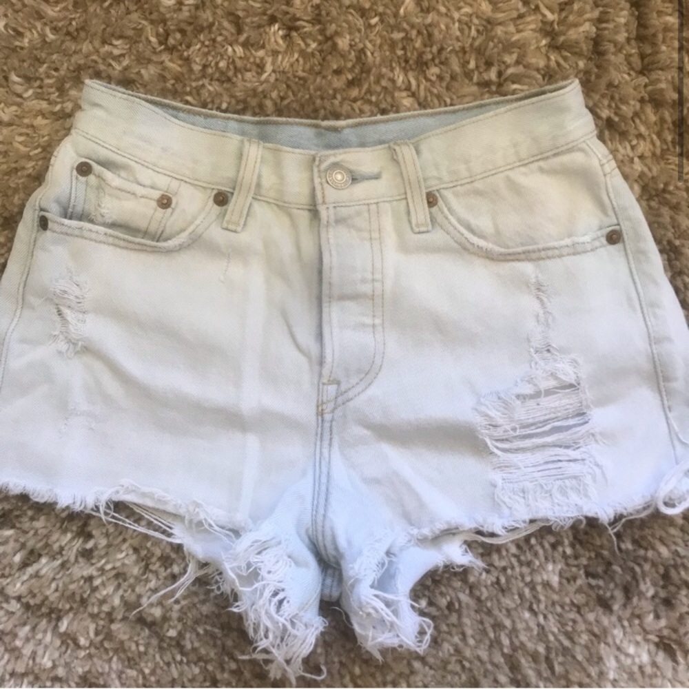 Levi’s High Rise light wash shorts